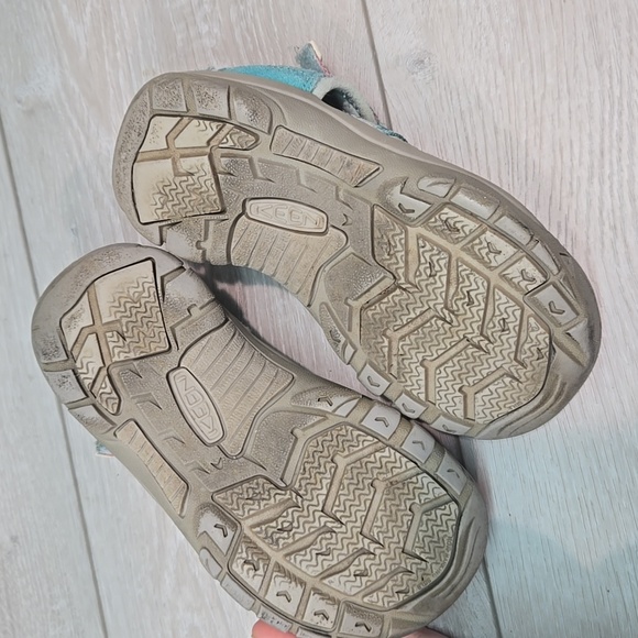 Keen Kids Girl Waterproof Fisherman Multi-Color Sandals Shoes Sz 12 Toddler - Picture 9 of 10